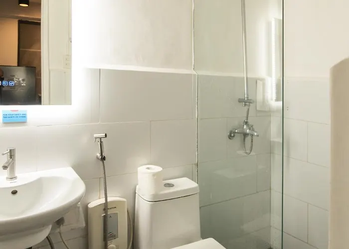 Homestay Homey And Cozey Poblacion Makati S12 *