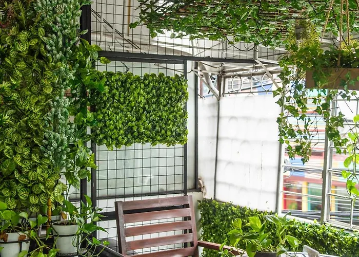 Homey And Cozey Poblacion Makati S12 Homestay *